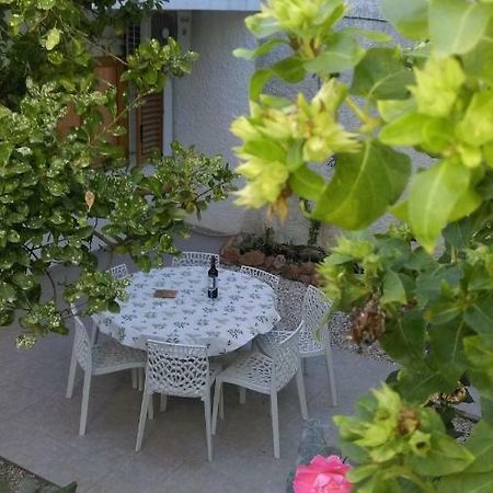 Apartman Restovic Бол Екстериор снимка