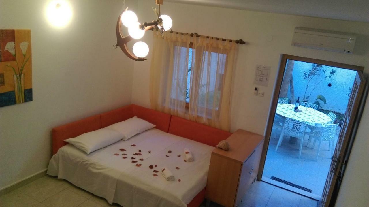 Apartman Restovic Бол Екстериор снимка