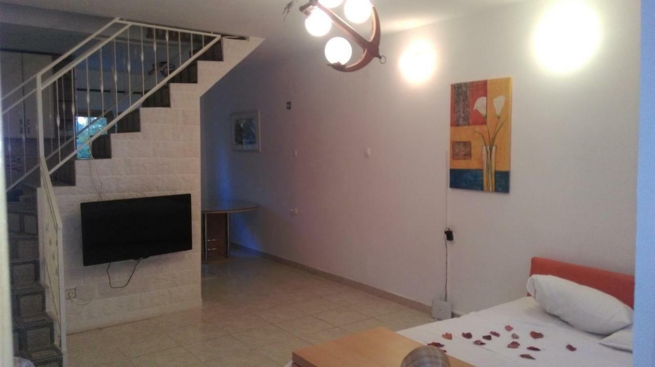 Apartman Restovic Бол Екстериор снимка