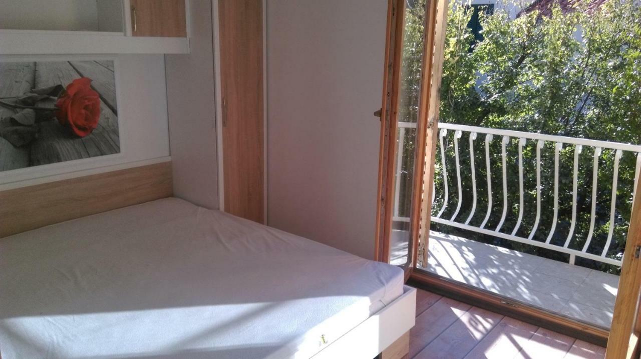Apartman Restovic Бол Екстериор снимка